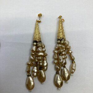 Vtg baroque faux pearl dangle 3.5" long stud earrings